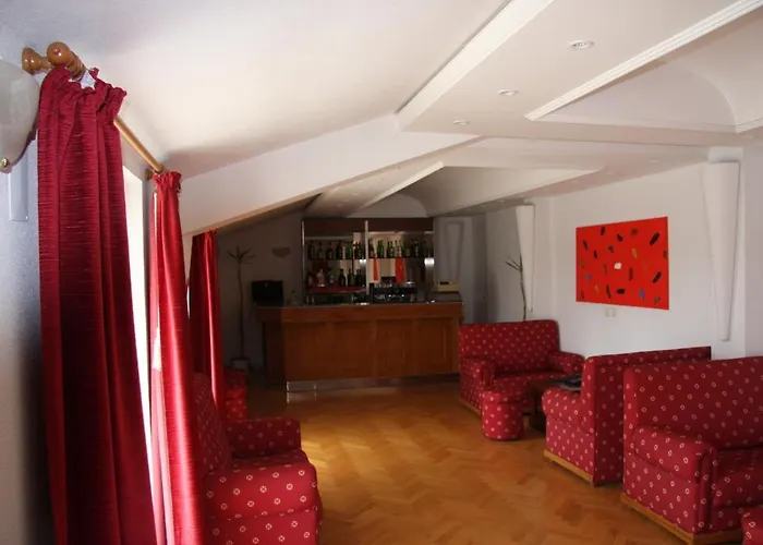 מלון Turismo Miranda 3*