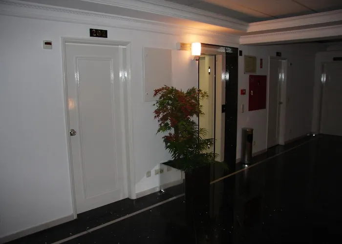 מלון Turismo Miranda 3*