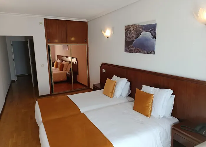 Turismo Miranda מלון 3*