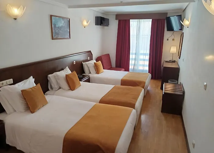 מלון Turismo Miranda 3*