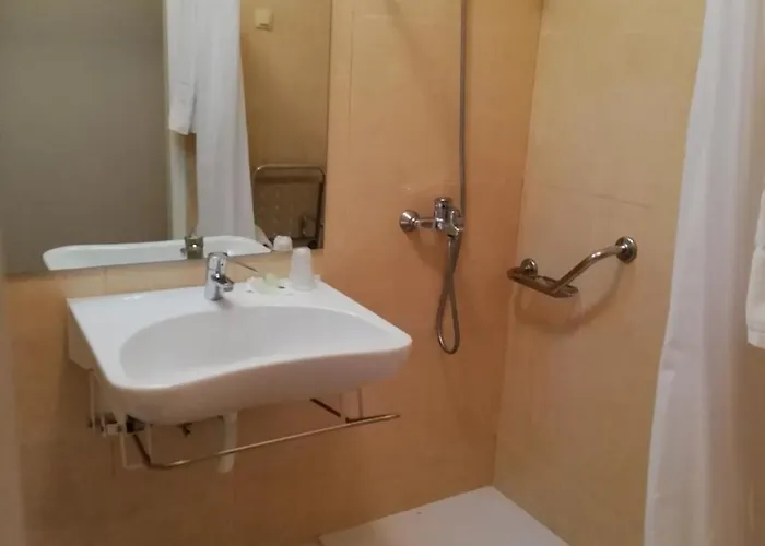 Turismo Miranda מלון